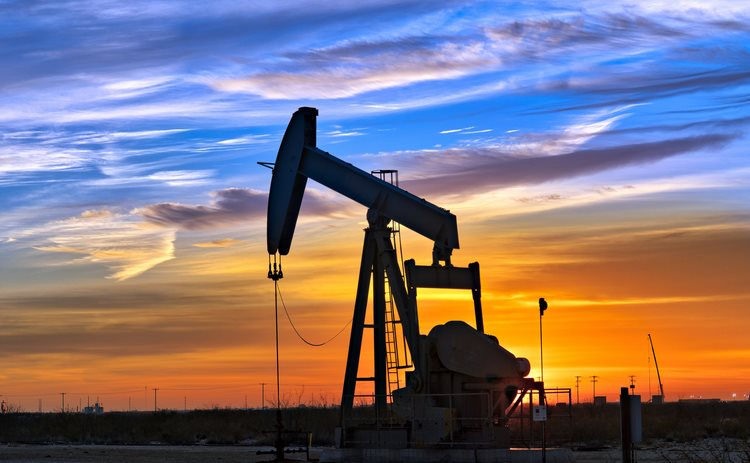 Lo ngại nguồn cung thắt chặt, giá dầu thế giới tăng nhẹ