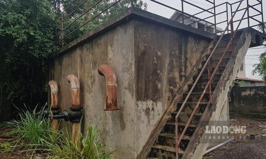 Một công trình nước sạch bị bỏ hoang ở Ninh Bình. Ảnh: N.T