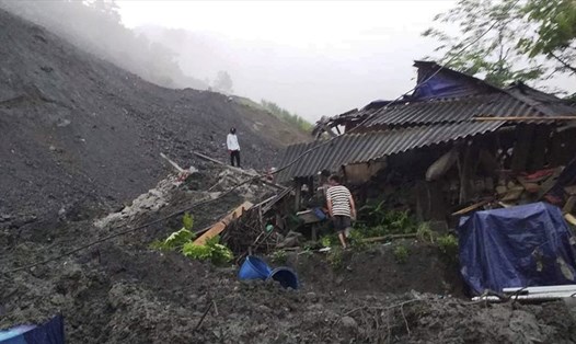 Hiện trường vụ sạt lở đất xảy ra đêm 24.5 tại huyện Mường Chà, tỉnh Điện Biên. Ảnh: CTV