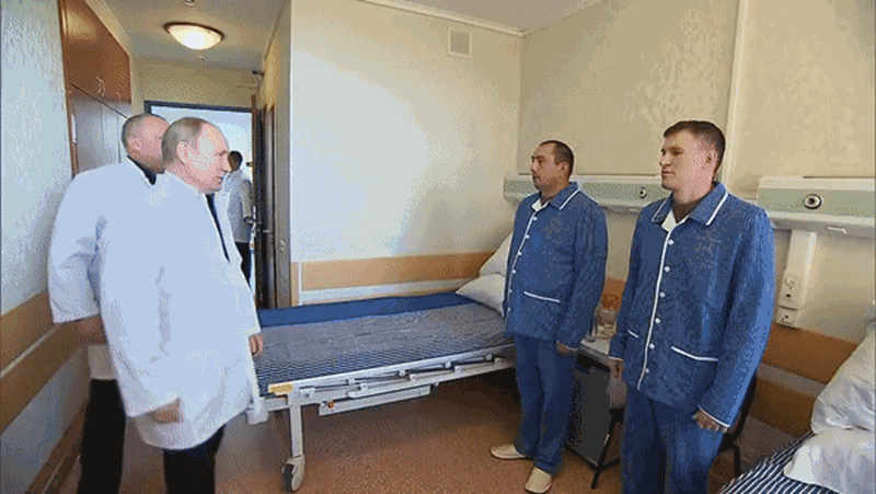 Putin visits wounded soldiers from the Ukrainian battlefield