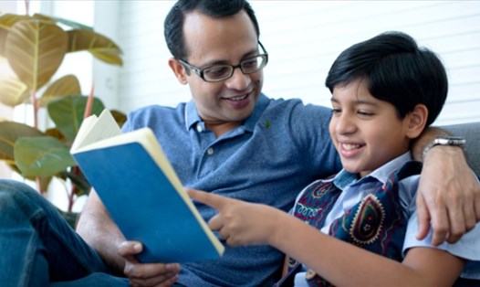 Đọc sách có thể giúp con bạn tăng khả năng tập trung. Ảnh: Times of India