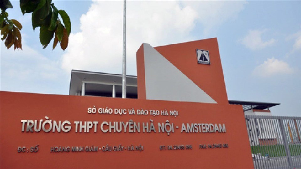 Trường THPT Chuyên Hà Nội-Amsterdam Trường THPT Chuyên Hà Nội-Amsterdam