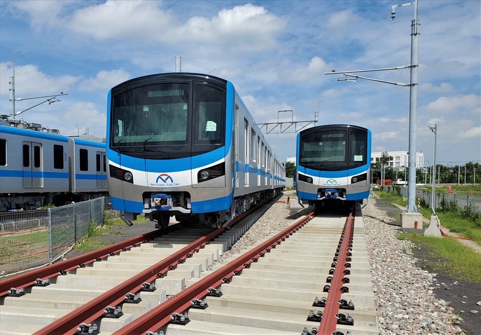 17 đoàn tàu metro số 1 đã được nhập về TPHCM, chờ triển khai chạy thử.  Ảnh: Phương Ngân
