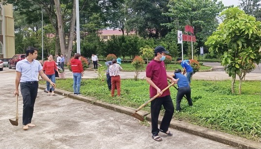 Công đoàn trường Cao đẳng Công nghệ và Kinh tế Bảo Lộc phát động trồng cây