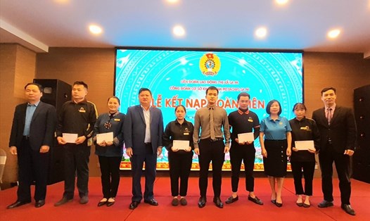723 đoàn viên ở thị xã Sa Pa, Lào Cai vừa được kết nạp trong dịp Tháng công nhân. Ảnh: ĐVCC.