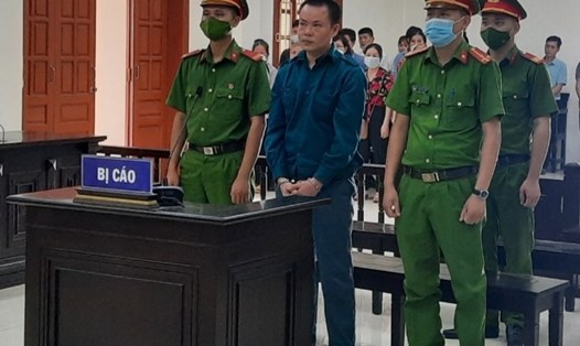 Bị cáo Bùi Văn Quyền bị Tòa án nhân dân tỉnh Ninh Bình tuyên phạt 12 năm tù về tội "giết người". Ảnh: NT