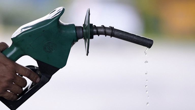 The country with the lowest gasoline prices in the EU restricts "petroleum tourists"