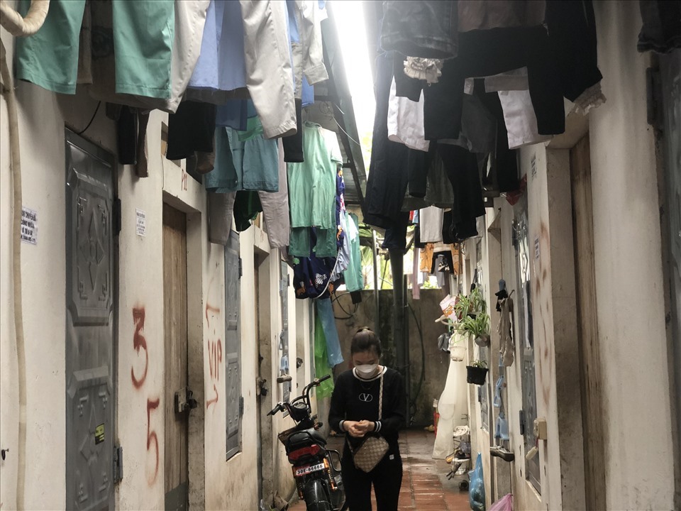 Một khu nhà trọ công nhân gần KCN Thăng Long (Đông Anh, Hà Nội). Ảnh: phương hân