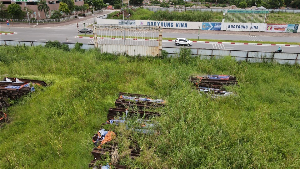 Dự án Booyoung Vina (quận Hà Đông, Hà Nội) xây dựng dở dang, bỏ hoang nhiều năm nay. Ảnh: Cao Nguyên.