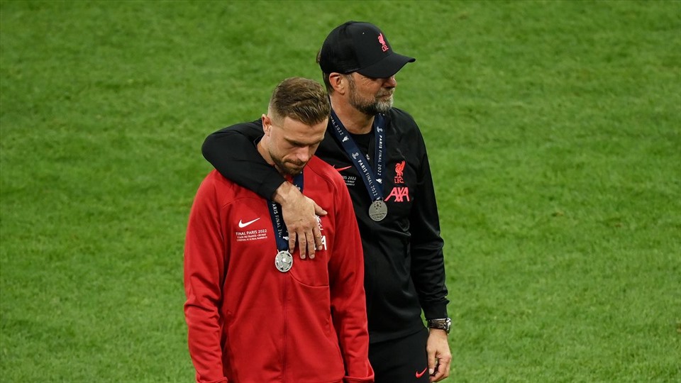 Liverpool thất bại trước Real Madrid: Đừng cố quá...