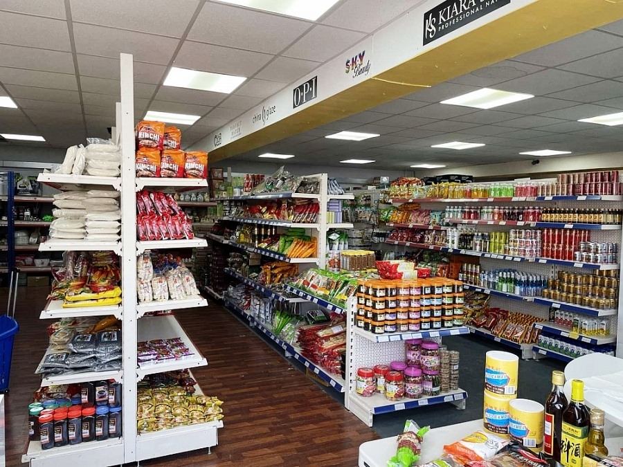 Hàng Việt Nam được bày bán tại các siêu thị Anh. Ảnh: BCT