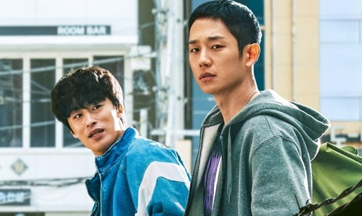 Jung Hae In và Koo Kyo Hwan trong phim "D.P" mùa đầu tiên. Ảnh: Poster.