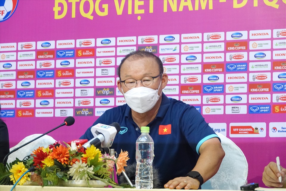 Thầy Park để ngỏ khả năng Quang Hải ra sân ở trận đấu với Afghanistan