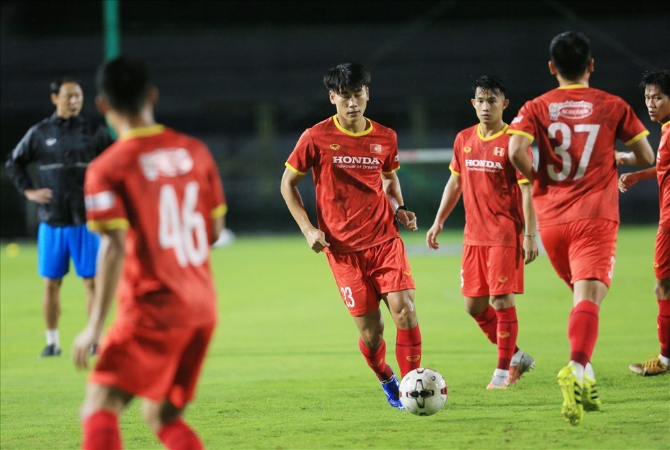 Tiền đạo Nhâm Mạnh Dũng đánh giá cao đối thủ U23 Thái Lan  ở trận mở màn