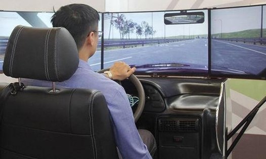 Lùi sử dụng phần mềm mô phỏng dạy lái xe ôtô đến 31.12.2022. Ảnh: Đ.T