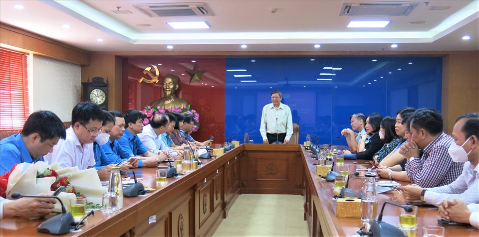 Phó Chủ tịch Thường trực Tổng LĐLĐVN Trần Thanh Hải phát biểu tại buổi công bố quyết định. Ảnh: Ngọc Tú