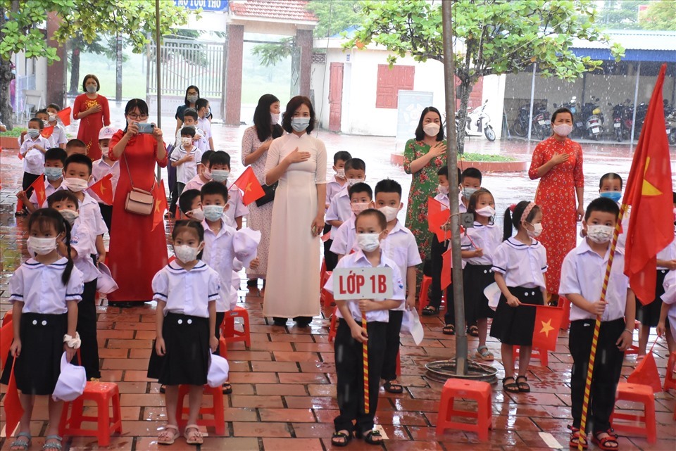 Hải Phòng duyệt danh mục sách giáo khoa nhiều khối lớp. Ảnh: Mai Dung