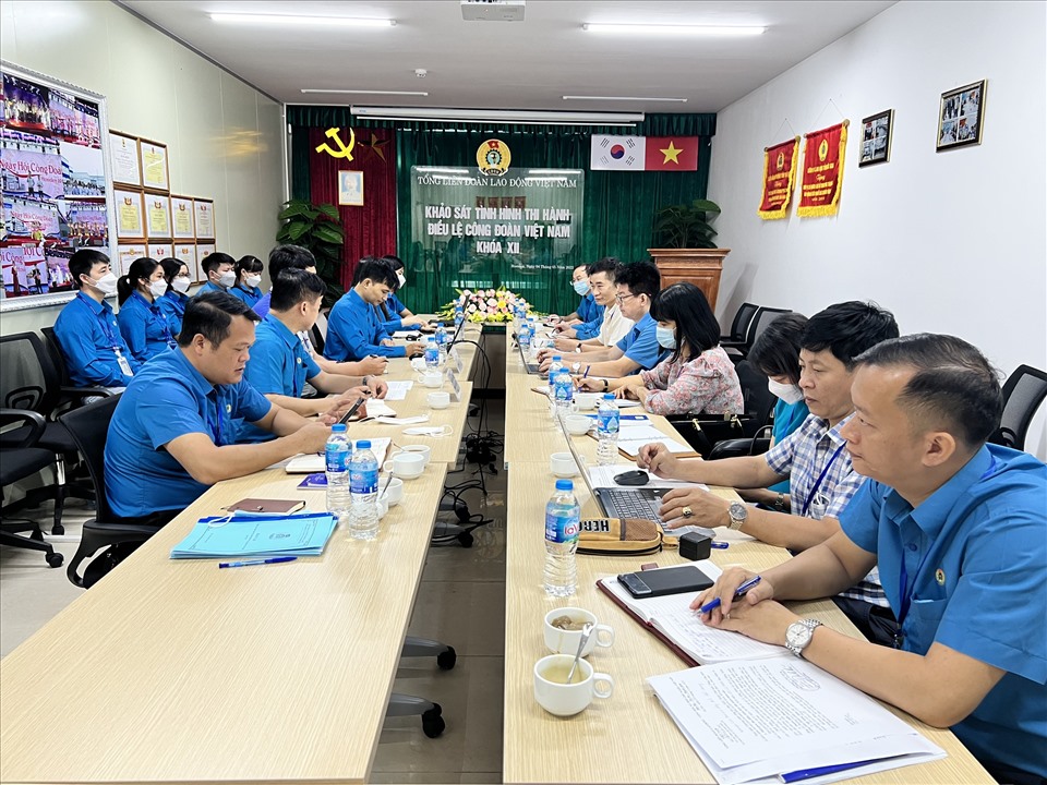 Khảo sát thi hành Điều lệ Công đoàn Việt Nam tại Bắc Giang