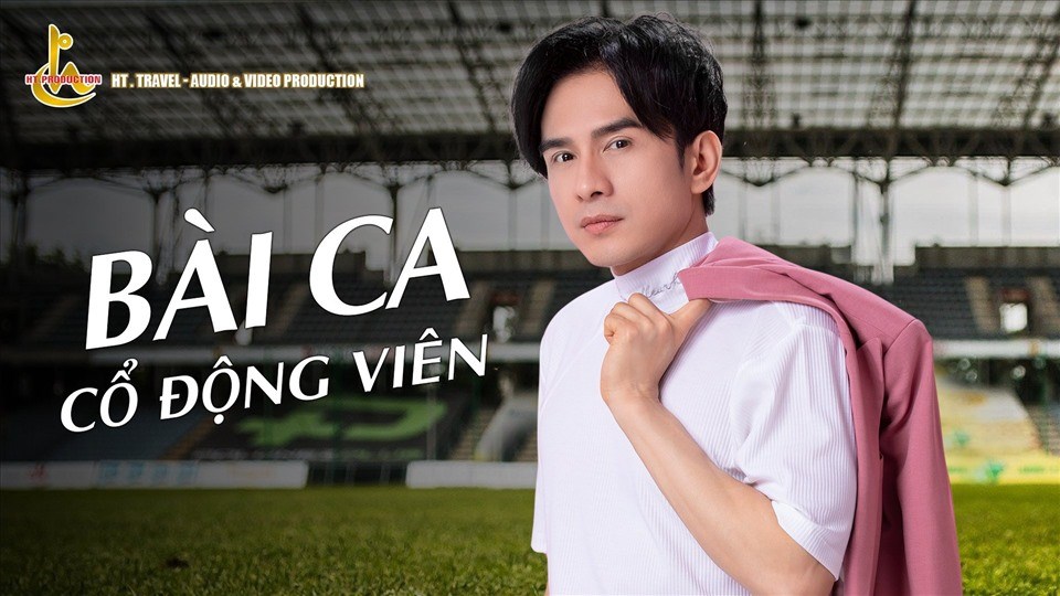 Đan Trường hát cổ động SEA Games. Ảnh: NSCC. Đan Trường hát cổ động SEA Games. Ảnh: NSCC.