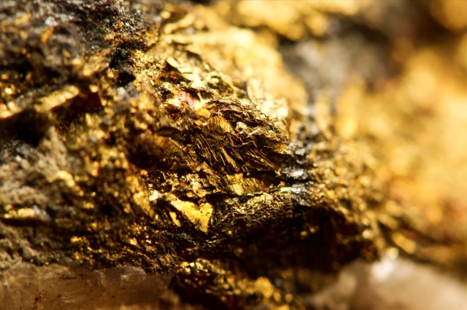 Amazed at the strange thing in China's giant gold mine