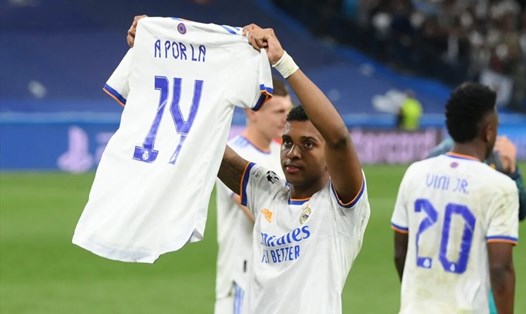Chiếc áo mà các cầu thủ Real Madrid mặc có dòng chữ "Tất cả vì chức vô địch thứ 14". Ảnh: UEFA