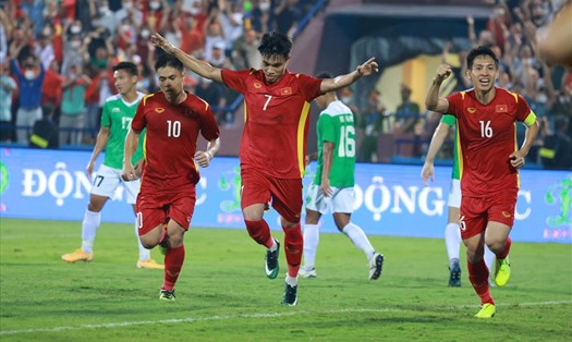 Lê Văn Đô (số 7) ghi bàn giúp U23 Việt Nam dẫn U23 Indoneisa 3-0. Ảnh: Hải Nguyễn