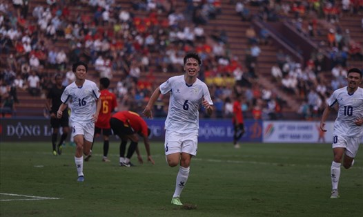 U23 Philippines (áo trắng) có trận thắng nhẹ nhàng trước U23 Timor-Leste. Ảnh: Minh Anh