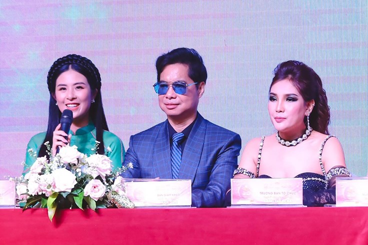 Ngọc Sơn, Ngọc Hân ngồi ghế nóng “Hoa hậu Doanh nhân VN Toàn cầu 2022"