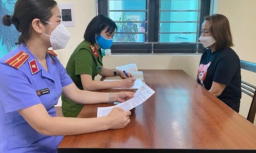 Đối tượng Nguyễn Thị Thu Hương bị khởi tố do có hành vi mua, bán rắn hổ chúa. Ảnh: CTV.