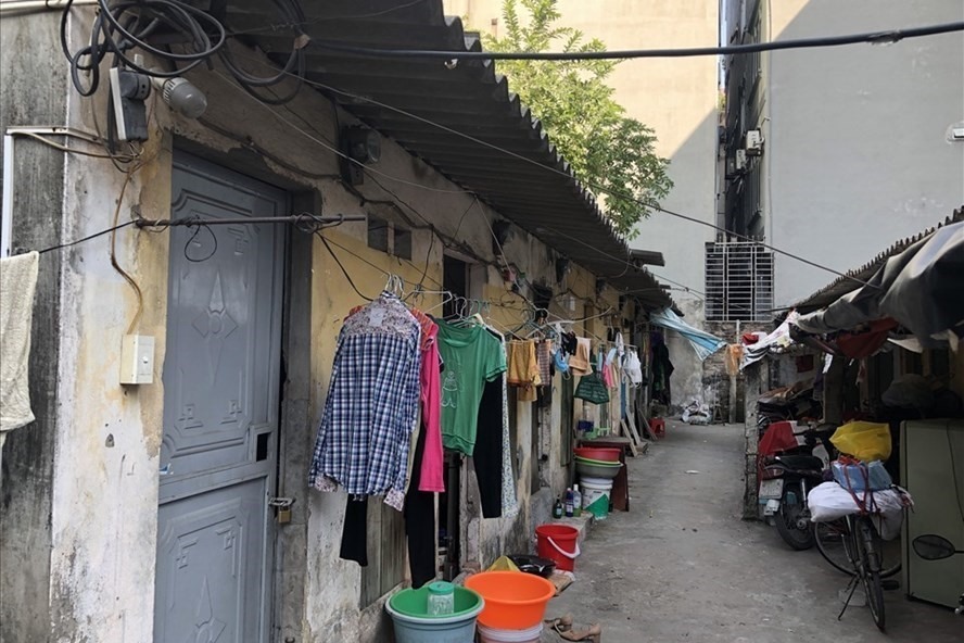 Xóm trọ của người lao động. Ảnh: AT