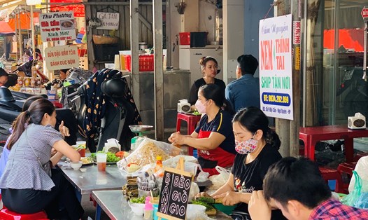 Food tour Hải Phòng thu hút đông bạn trẻ về với thành phố Cảng. Ảnh Mai Hương
