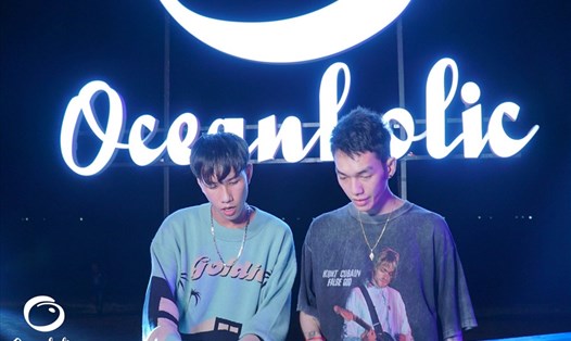 Producer Hoaprox và Masew (phải) tiết lộ mang đến những trải nghiệm âm nhạc độc đáo tại Oceanholic Nha Trang. Ảnh: BTC.