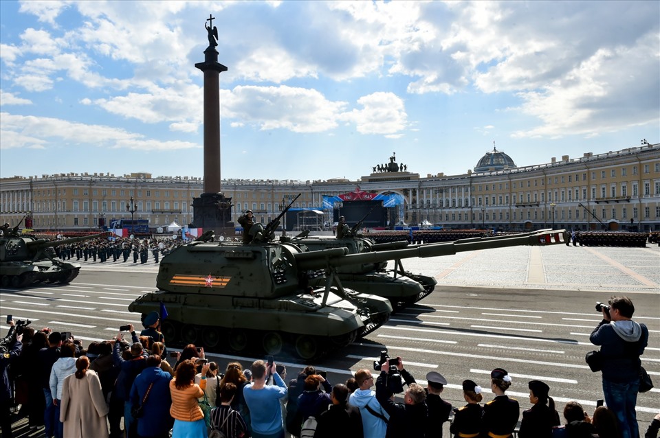 Russia rehearses Victory Day parade 9.5