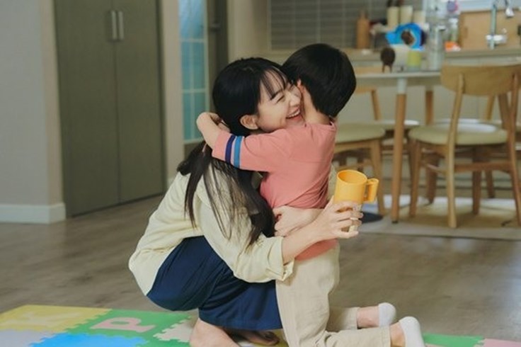 “Our Blues” tập 10: Shin Min Ah nỗ lực giành quyền nuôi con