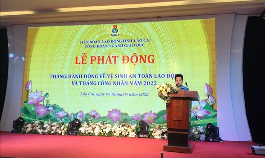 Đồng chí Đỗ Lê Tín – Phó Chủ tịch LĐLĐ tỉnh phát biểu tại lễ phát động.