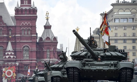 Xe tăng T-72B3M tham gia lễ duyệt binh của Nga ngày 9.5. Ảnh: AFP