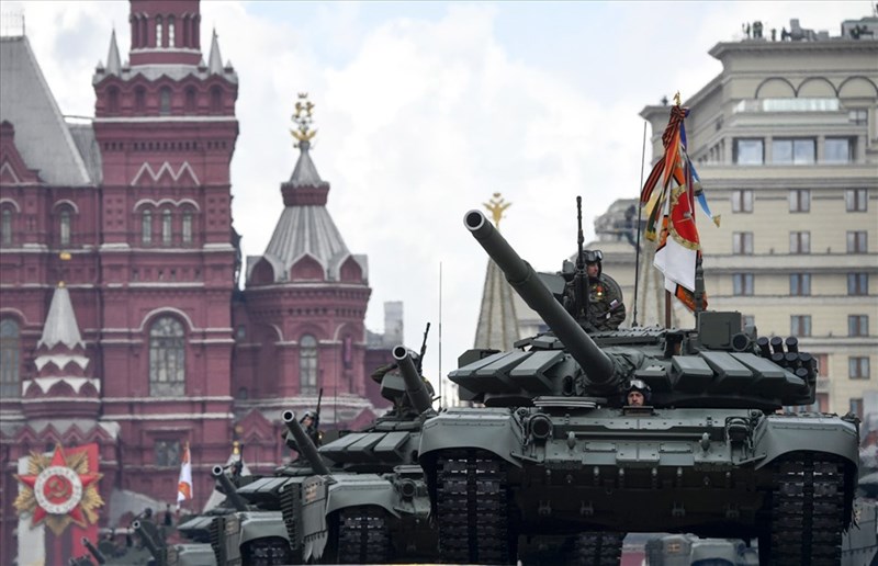 Russia shows off modern weapons during Victory Day parade
