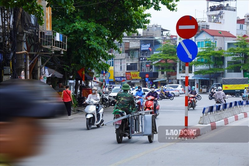 Ám ảnh xe tự chế chở hàng cồng kềnh nghênh ngang trên phố