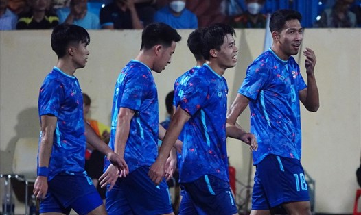 U23 Thái Lan ăn mừng bàn thắng vào lưới U23 Singapore. Ảnh: Nguyễn Đăng
