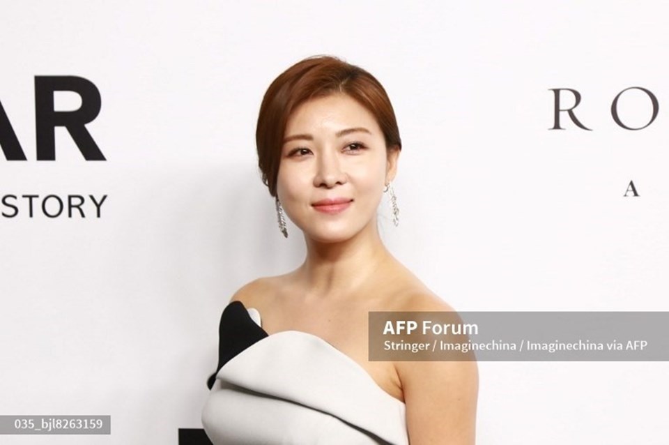 Ha Ji Won tập tạ để duy trì vóc dáng. Ảnh: AFP.