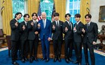 BTS gây ấn tượng trong buổi diện kiến Tổng thống Mỹ