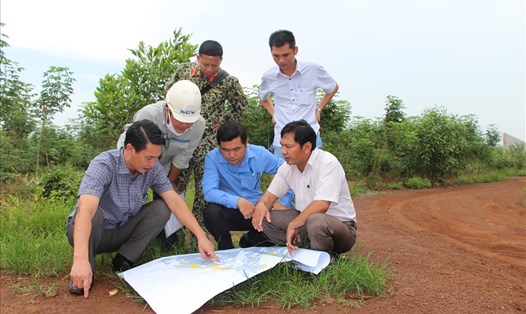 Ngày 1.6, tỉnh Đồng Nai tiếp tục bàn giao thêm 147 thửa đất với tổng diện tích khoảng 70ha để các nhà thầu tiếp tục triển khai các gói thầu thi công trong dự án sân bay Long Thành. Ảnh: Hà Anh Chiến