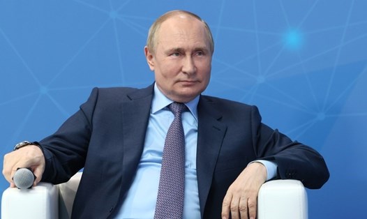 Tổng thống Nga Vladimir Putin trong cuộc gặp doanh nhân trẻ hôm 9.6. Ảnh: Sputnik