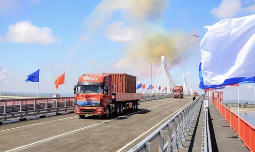 Khánh thành cầu cao tốc xuyên biên giới Nga - Trung Quốc ngày 10.6.2022. Ảnh: Chính quyền Vùng Amur