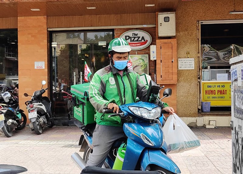 Shipper thu nhập cao nhưng sự vất vả không phải ai cũng thấu