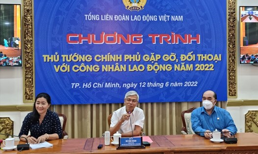 Tại đầu cầu TPHCM, lãnh đạo TPHCM chủ trì buổi gặp mặt, đối thoại giữa Thủ tướng và công nhân lao động. Ảnh: Nam Dương