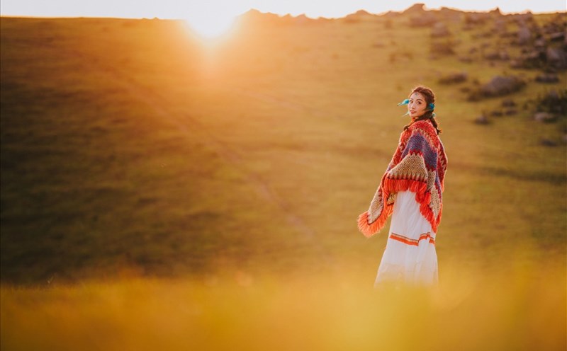 Đến Đồng Cao hoá thân thành thiếu nữ Mông Cổ. Ảnh: Chú Hùng Vlog