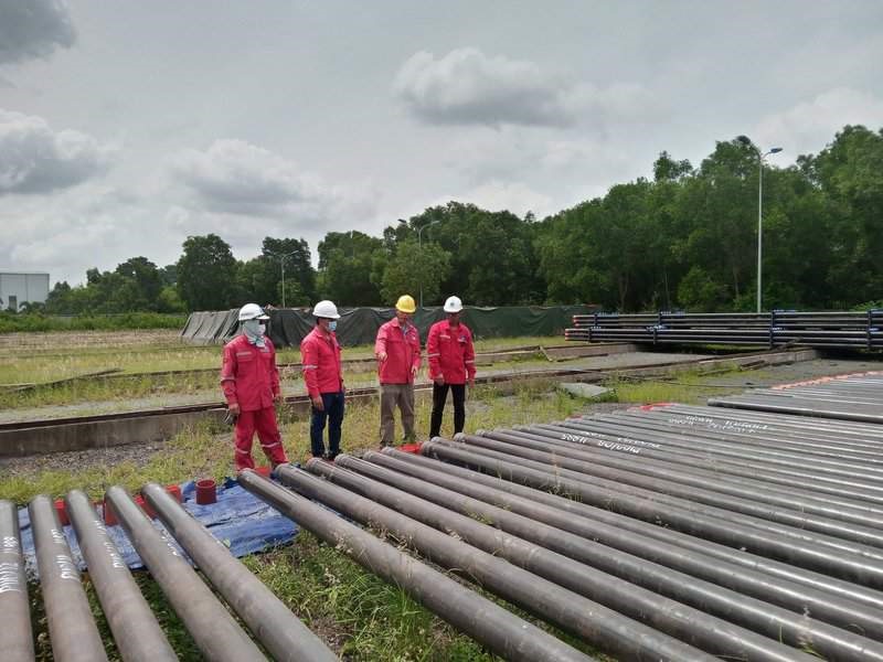 Kiểm tra đánh giá sự tuân thủ các quy định về An toàn – Sức khỏe nghề nghiệp – Môi trường. Ảnh: CĐN
