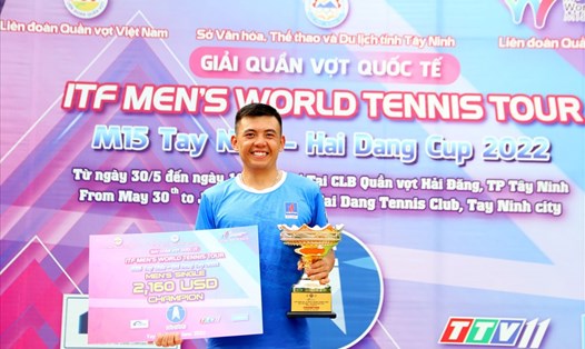 Lý Hoàng Nam xuất sắc vô địch nội dung đơn nam giải quần vợt nhà nghề tại sân nhà. Ảnh: Thanh Thúy