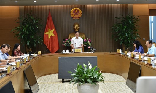Phó Thủ tướng Chính phủ Lê Minh Khái chủ trì cuộc họp.